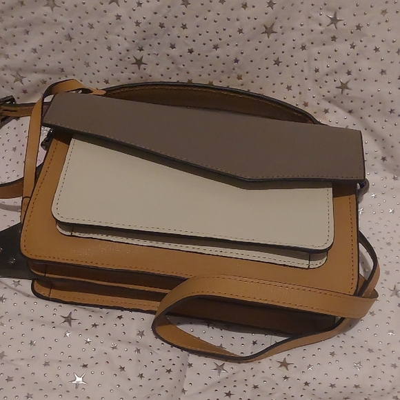 Elegant Tan and Cream Women's Bag. Like New. - Picture 2 of 7